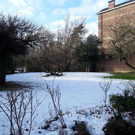 Un Grand Jardin En Ville. Chez Guy Uccle 外观 照片